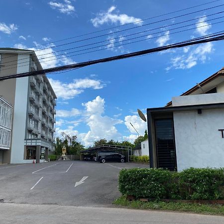 Tai-Shan Suites Ratchaburi Exterior foto