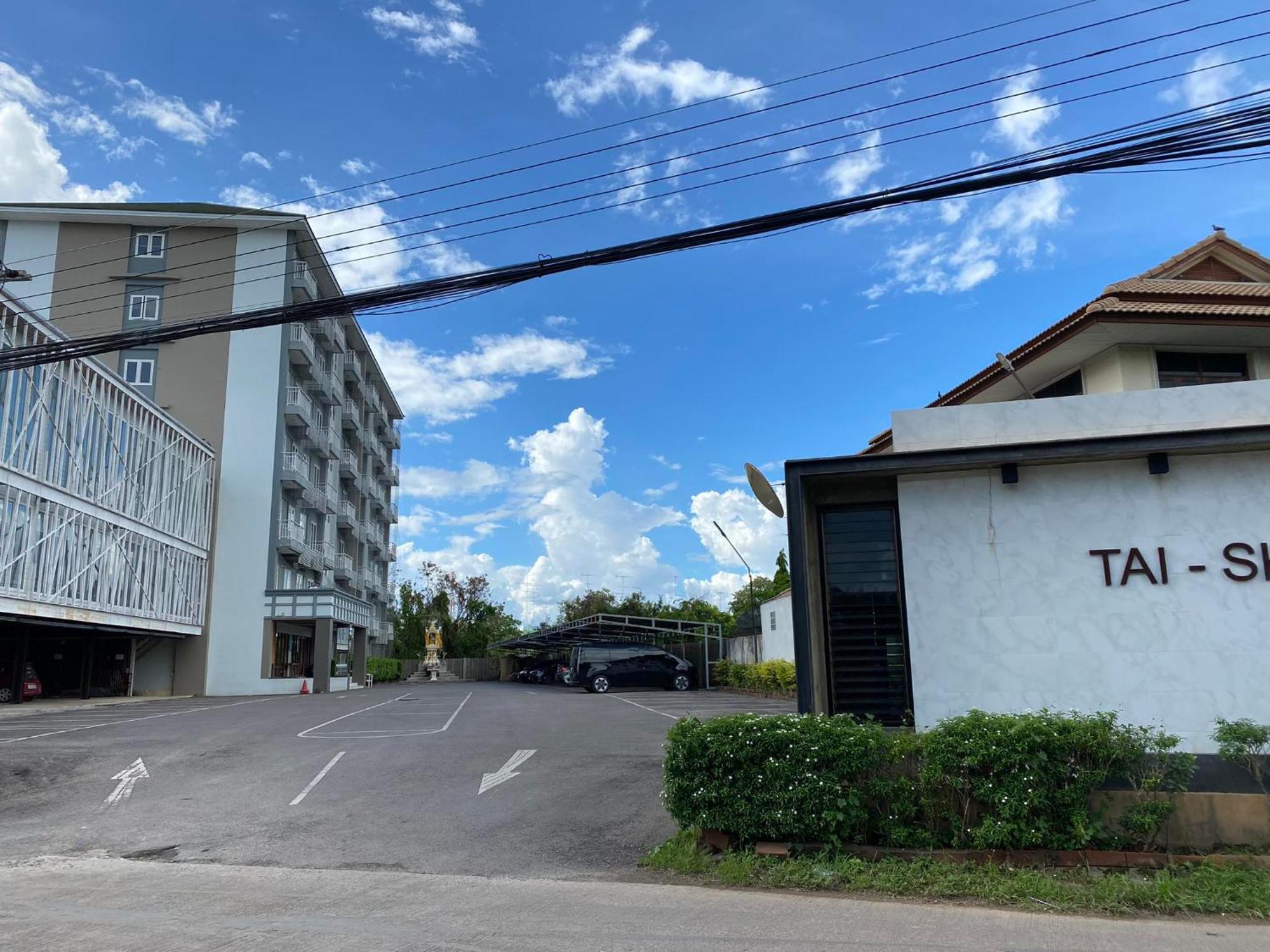 Tai-Shan Suites Ratchaburi Exterior foto