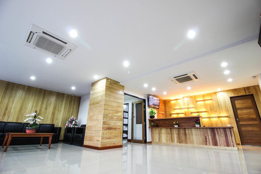 Tai-Shan Suites Ratchaburi Exterior foto