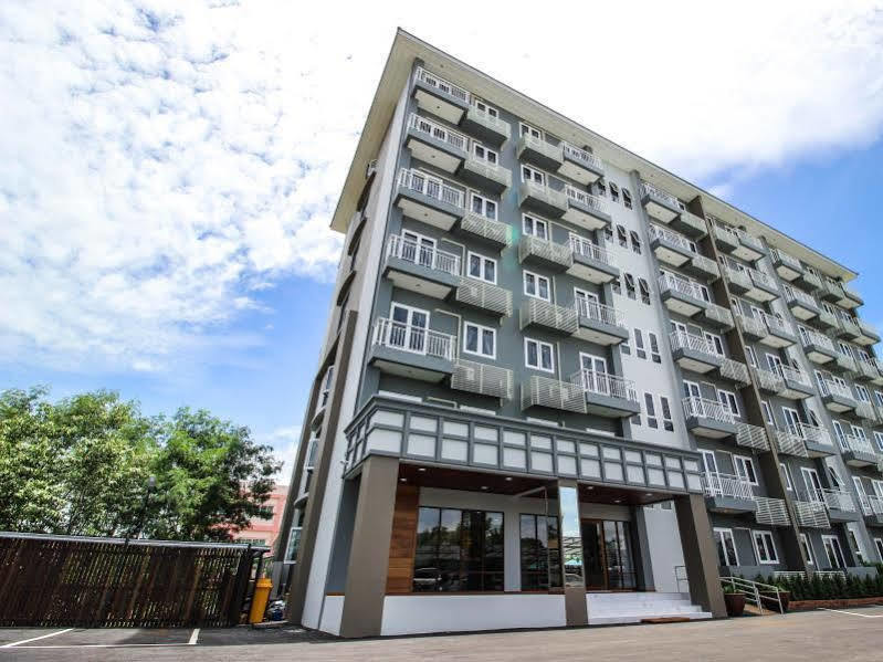 Tai-Shan Suites Ratchaburi Exterior foto